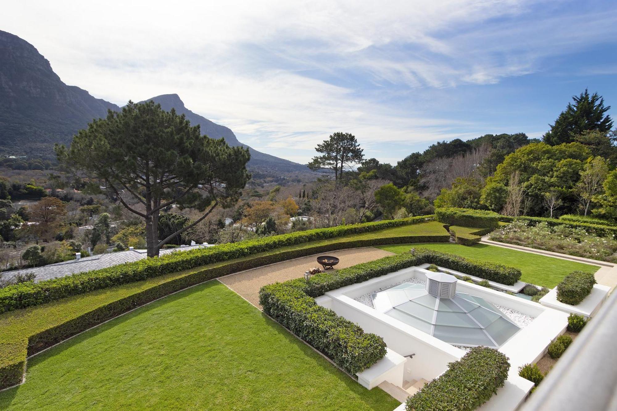 Calatrava House Villa