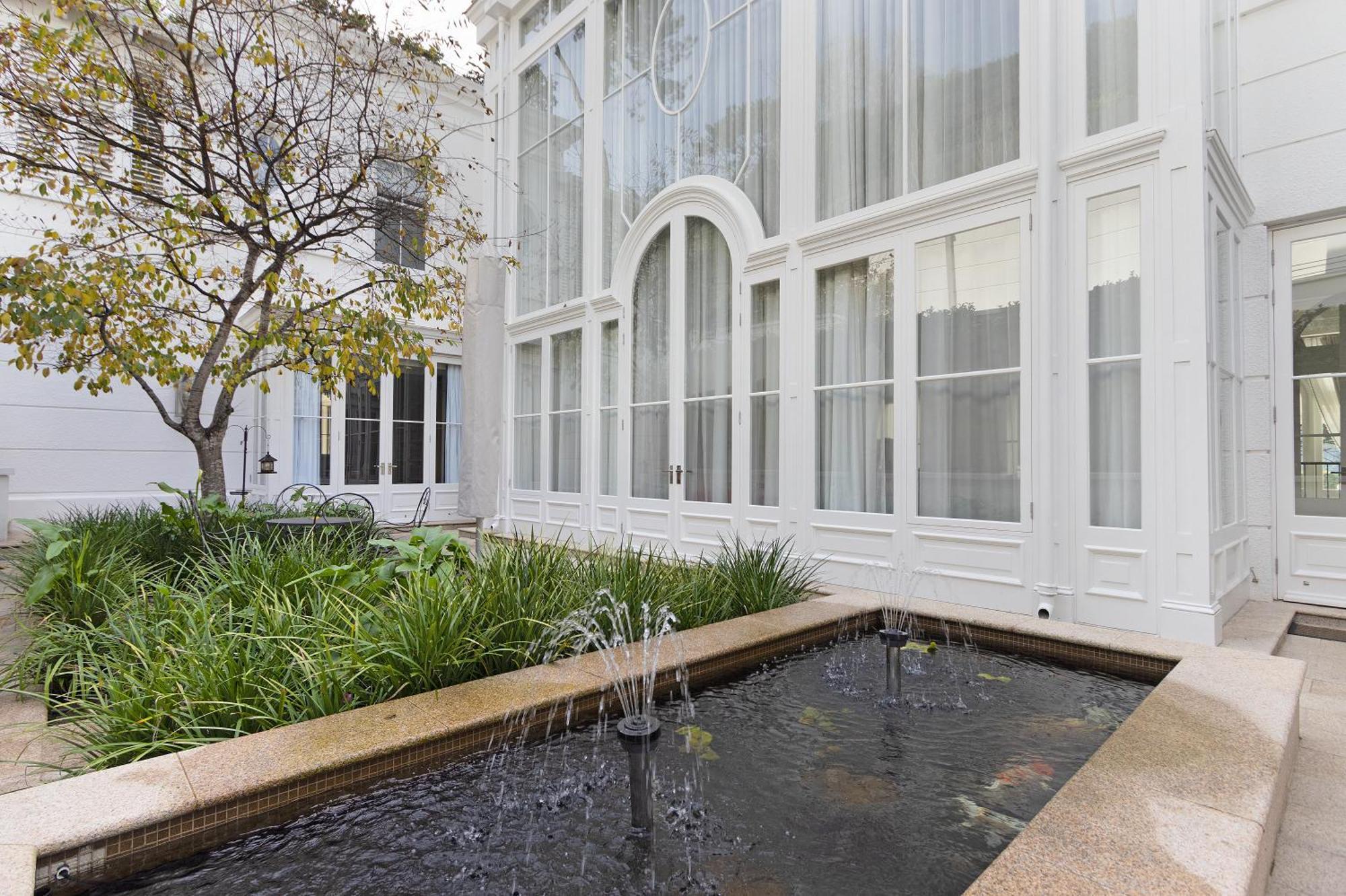 Villa Calatrava House