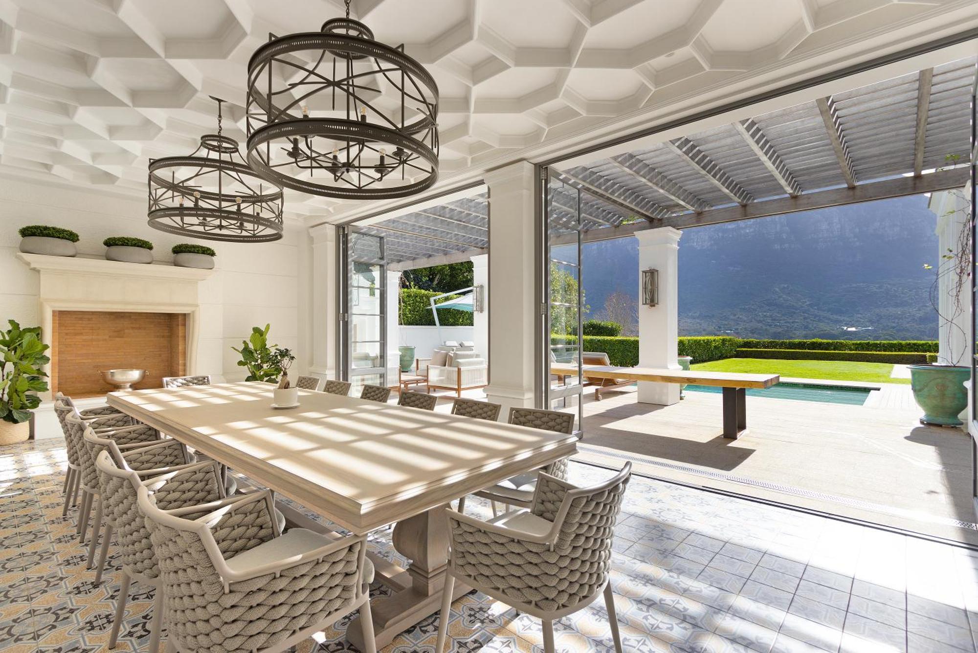 Calatrava House Villa *