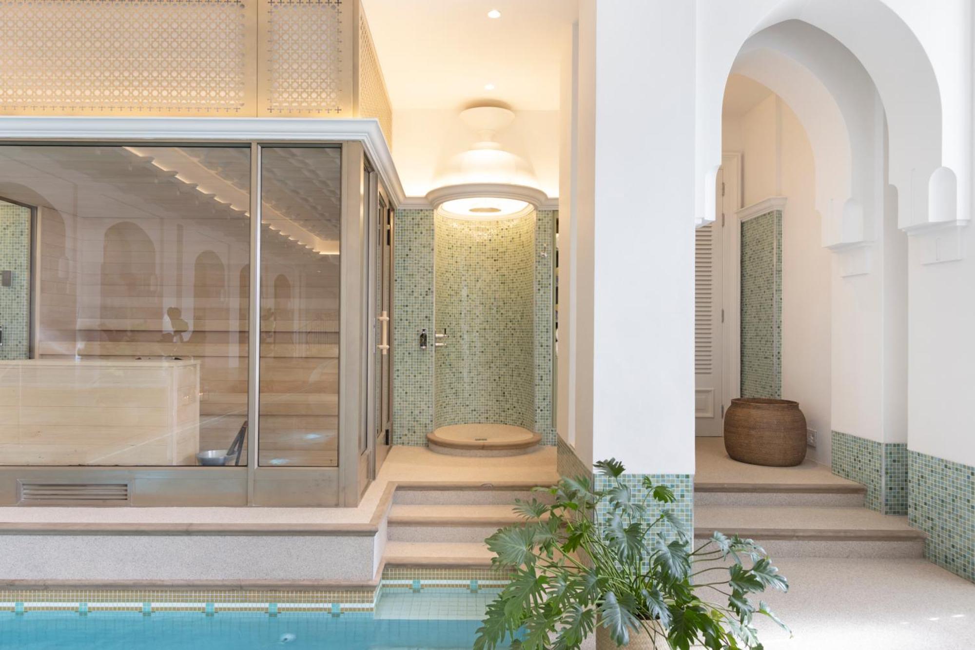 Calatrava House Villa *